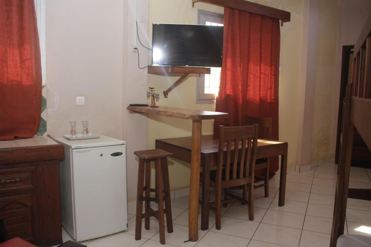 Central Hotel Antsiranana Bilik gambar